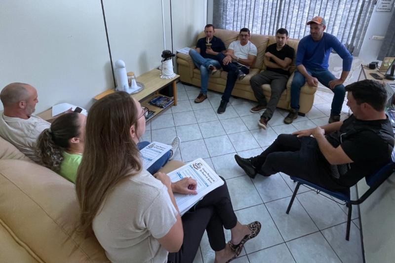 Comissões se reúnem para debater projetos do executivo na manhã desta quinta-feira (13).